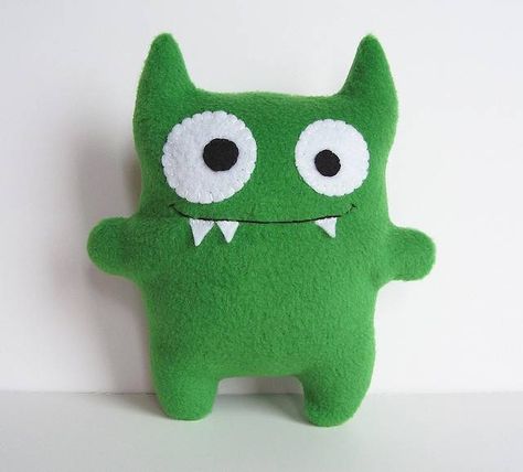 Fleece Monsters | Anythink Libraries Monster Pillows, Felt Monster, Monster Plush, Three Eyes, Baby Mobil, Monster Toys, Ugly Dolls, Sewing Stuffed Animals, Monster Dolls