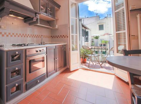 This week's chioce is Carlotta's Home: Rustic charme, modern comforts, lovely balcony and exceptional position: this apartment is your top pick for a Florentine holiday!  Would you like to stay here? Let us know in the comment section! Info: http://www.apartmentsflorence.it/Carlotta's-home.html  #apartmentsflorence #apartments #florence #firenze #rental #holiday #travel #italy #interiordesign #design #inspiration #designthinking #view Florence Apartment, Santa Maria Novella, Travel Italy, From Santa, San Lorenzo, Convention Centre, Florence Italy, Design Thinking, Top Pick