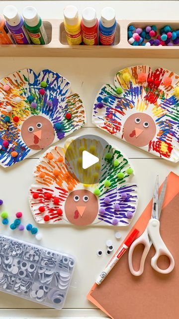 Two to Love - Motherhood • DIY • Activities & Crafts for Kids on Instagram: "Sharing this turkey craft idea again because it’s just too cute not to! ☺️🦃🌈  It’s super easy to set up with just a few supplies. We used googly eyes and construction paper for the turkey’s face, and my little ones had a blast using a fork to paint the feathers. So much fun with colors! 🎨🖌️🌈  🙋🏻‍♀️ Have you tried fork painting with your kids yet?  #turkey #crafts #craftsforkids #simplecrafts #diycrafts #fallcrafts #fallactivitiesforkids #thanksgivingcrafts #paintingforkids #kidscraftideas #kidsactivities" Turkey Art Projects For Kids, Construction Paper Turkey, Fork Painting, Hand Art Projects, November Preschool, Turkey Painting, Crazy Hat, Thanksgiving Activity, Classroom Idea