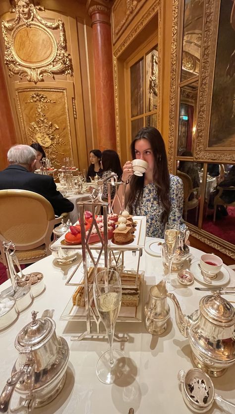 Tea, afternoon tea, Ritz-Carlton, The Ritz London The Ritz London Afternoon Tea, The Ritz Afternoon Tea, Ritz Carlton London, The Ritz London Outfit, London Tea Room, The Ritz London Afternoon Tea Outfit, Ritz London Afternoon Tea, Ritz Afternoon Tea, Afternoon Tea Outfit