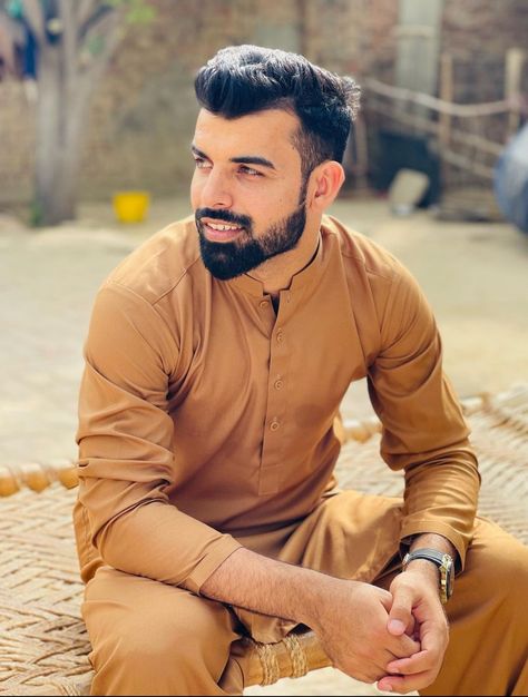 Shadab Khan, Exam Time, Pakistan Cricket Team, Bridal Lehenga Red, Cricket Team, Cricket News, Cute Love Couple Images, Cute Love Couple, Girly Photography