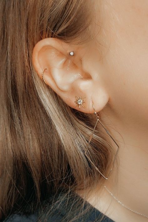 Double Helix And Forward Helix Piercing, Helix And Forward Helix Piercing, Forward Helix Piercing Ideas, Helix Piercing Ideas, Forward Helix Piercings, Double Helix Piercing, Ear Peircings, Types Of Ear Piercings, Helix Piercings