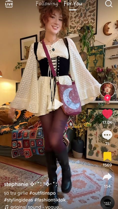 Hippy Witch Outfits, Whimsical Casual Outfit, Whimsical Witch Outfit, Rennaisance Fair Outfits, Whimsigoth Outfits Pants, Whimsical Outfit Ideas, Whismgothic Outfits, Summer Witch Outfits, Whimsigoth Outfits Casual