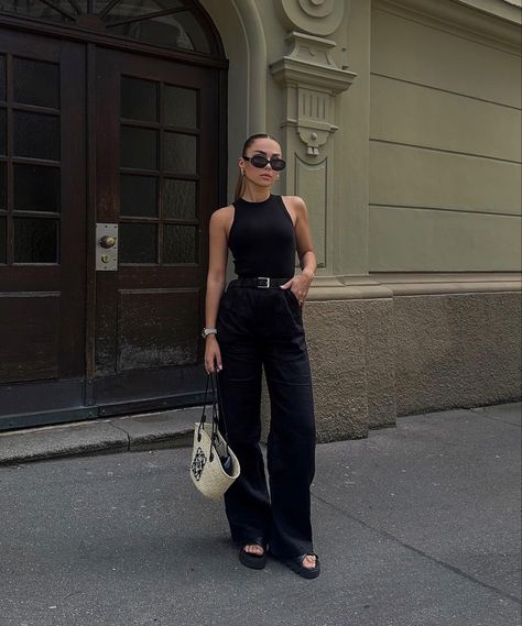 Tailored Pants Outfit, Super Casual Outfits, Edgy Summer Outfits, Black Pants Outfit, Fashion Travel Outfit, Summer Pants Outfits, Corporate Attire, Look Formal, Casual Chique