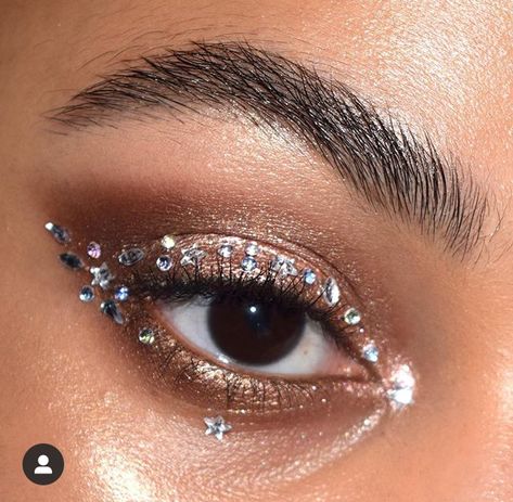 Euphoria Vibe, Cosmic Makeup, Kaja Beauty, J Makeup, Makeup Hacks Videos, Rhinestone Makeup, Eye Pigments, Easter Makeup, Eye Eye