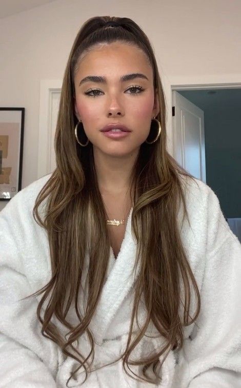 Victoria Clark, Madison Beer Hair, Slick Ponytail, Birthday Hair, Stunning Makeup, Hair Stylies, Madison Beer, Everyday Hairstyles, Hairstyles For School