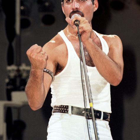 Freddie Mercury – Zdjęcia: 1980-86 – Queen Poland I'll Be Missing You, Queen Songs, Freddie Mercury Quotes, Fred Mercury, Freddie My Love, Queen Live, Mary Austin, Undershirt Tank Top, Live Aid