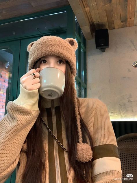 E Girl Outfits, Style Korea, Trendy Outfits For Teens, Bear Hat, Creative Instagram Photo Ideas, Korean Aesthetic, March 2023, Winter Aesthetic