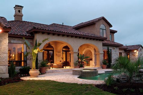 Could this be turned into a front porch elevation? Hacienda Style Homes, Mediterranean Style Homes, Spanish Style Home, Large House, Casas Coloniales, Spanish Style Homes, Hacienda Style, Mediterranean Home, Spanish House