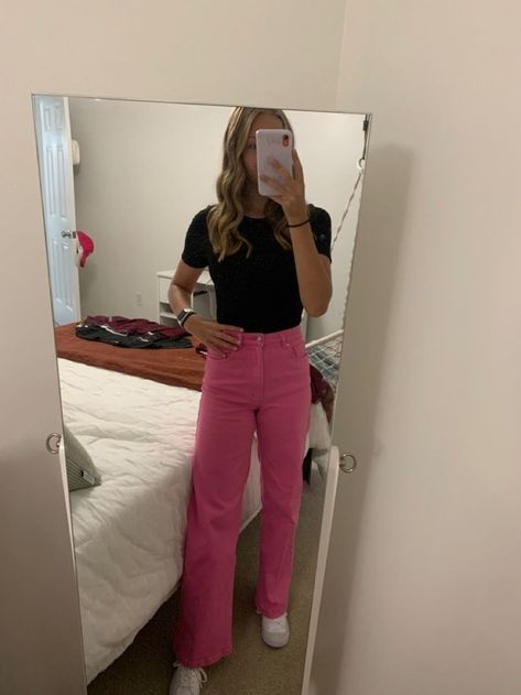 Cute Spring Fits For School, Outfit Ideas For Arizona, Awards Day Outfit For School, Pink Jeans Outfit Ideas, Valentines Outfits For School, Cute Outfits 2024, Outfits With Pink Pants, Pe Teacher Outfits Female, Preppy Back To School Outfits