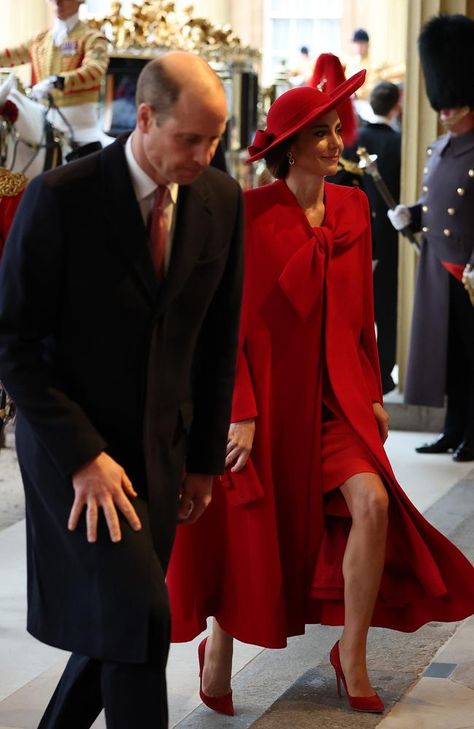 Royal Family Fashion, Kate Middleton Style Outfits, Düşes Kate, 2 Princess, Prins William, Kate Middleton Pictures, Princess Katherine, Philip Treacy, Kate Middleton Prince William