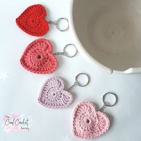 Crochet Key Rings, Crochet Soap Saver, Crochet Keyrings, Crochet Keyring, Valentine Crochet, Ring Crochet, Crochet Hearts, Crochet With Cotton Yarn, Keychain Pattern