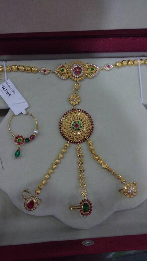 Panja Gold Jewellery, Gold Hathphool Designs Rajputi, Hand Pocha Design In Gold, Hand Panja Design Gold, Hathphool Gold Rajputi, Darbari Jewellery Gold, Gold Panja For Hand, Hand Chain Jewelry, Antique Necklaces Design