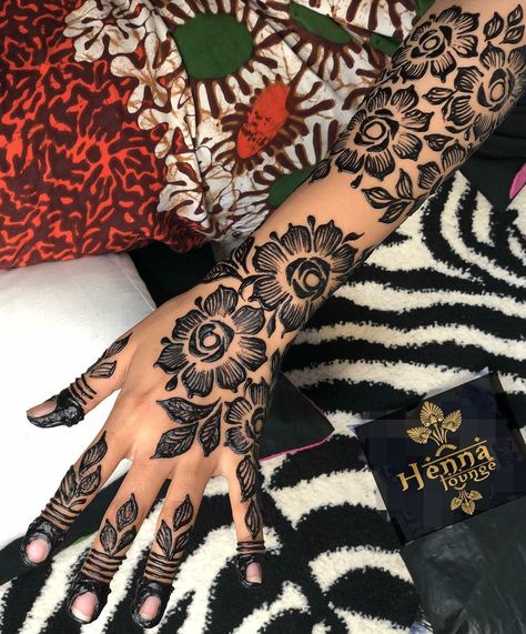 Hausa Henna Design, Sudanese Bridal Henna, Jagua Henna Designs, Henna Designs On Dark Skin, Henna Designs Sudanese, Henna Dark Skin, Thick Henna Designs, Henna Designs Black, Big Henna Designs