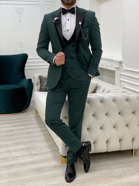 Peak Lapel Tuxedo, Green Suit Men, 3 Piece Suit Wedding, Beach Wedding Suits, Green Wedding Suit, Men Suits Wedding, Tuxedo Colors, Pants Chain, Green Tuxedo