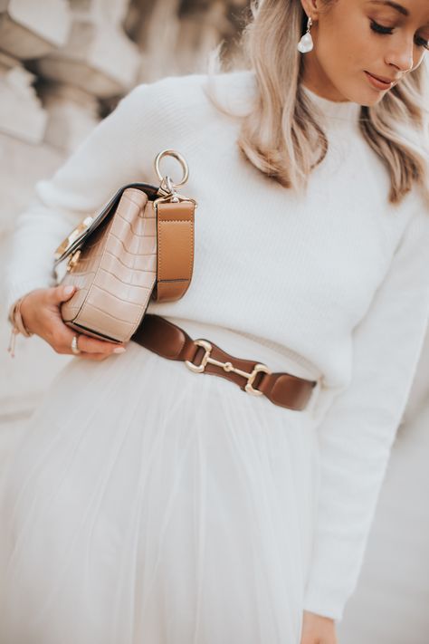 How to wear the Tulle Trend this Winter - Fashion Mumblr Fashion Mumbler, Billionaire Women, Fem Style, Gucci Headband, Fashion Mumblr, Fall Coats, Smart Wear, Fashion Feminine, Elegant Outfit Classy