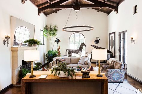 Inside Jesse Tyler Ferguson and Justin Mikita's Fun and Fantastical Los Feliz Home | Architectural Digest Colonial Interiors, Jesse Tyler Ferguson, Spanish Colonial Homes, Mediterranean Home Decor, Teal Walls, Spanish Style Homes, Design Salon, Mediterranean Home, Spanish House