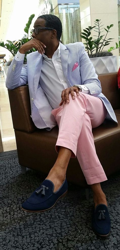 Mens Pink Pants, Pink Pants Outfit, Kentucky Derby Fashion, Light Blue Blazer, Derby Fashion, Seersucker Blazer, Seersucker Suit, Mens Fashion Classy, Pink Pants