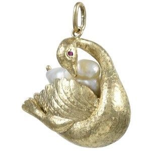 Pearl Diamond Pendants - Polyvore Duck Jewelry, Swan Jewelry, Swan Design, Pearl Diamond Pendant, Gold Swan, Gold Link Bracelet, Beautiful Bird, Bird Jewelry, Ruby Jewelry