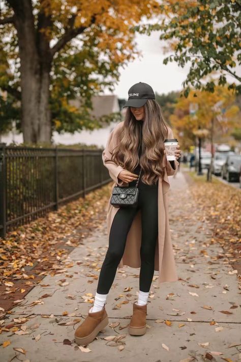 Vail Fall Outfits, Mountain Getaway Outfit Fall, Yellow Stone Outfit Ideas, Winter Colorado Outfits, Denver Colorado Outfits Fall, Colorado Outfits Fall, Mountain Outfit Fall, Fall Mountain Outfit, Colorado Fall Outfits