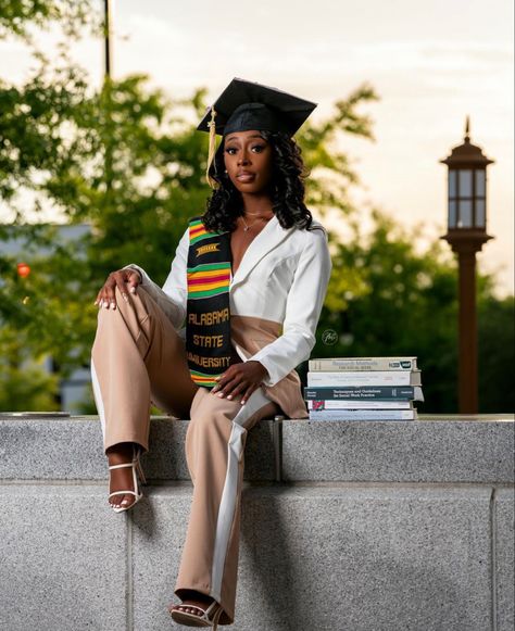 Hbcu Graduation Pictures, Campus Photoshoot, College Photoshoot, Couple Graduation Pictures, Grad Photo Ideas, Grad Portraits, Grad Poses, Cap And Gown Pictures, Nursing Graduation Pictures