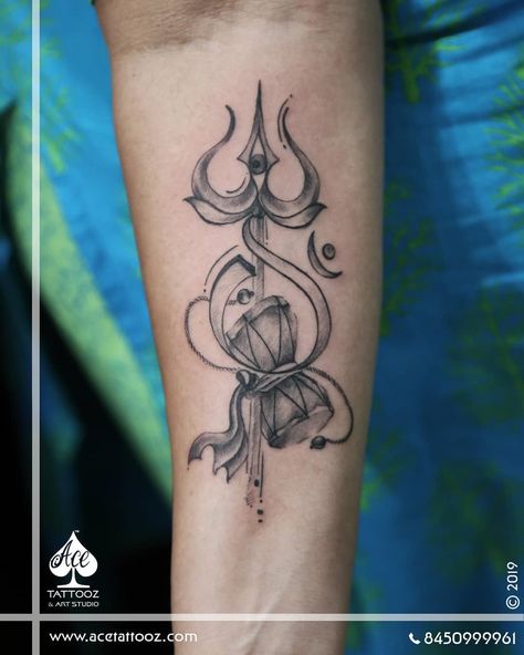 God Tattoo Ideas, Lord Tattoo, Om Trishul Tattoo, Tattoo Font For Men, Simple Hand Tattoos, Trishul Tattoo Designs, Trishul Tattoo, Mahadev Tattoo, Om Tattoo Design