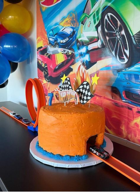 Non Cake Cakes Ideas, Hotwheels Bday Party Ideas, Hot Wheel 1st Birthday, Hotwheel Cake Ideas, Hot Wheel Car Birthday Ideas, Fast Car Birthday Cake, 3rd Birthday Hot Wheels Theme, Wheel Themed Birthday Party, Hot Wheel City Birthday