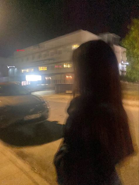 Night Walking Aesthetic, Night Walks, Couple Goals Teenagers Pictures, Girl Walking, Couple Goals Teenagers, Night Aesthetic, Birthday Photoshoot, Dark Aesthetic, Aesthetic Girl