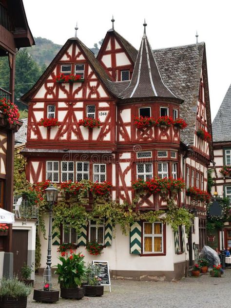 Bacharach Germany, German Houses, German Architecture, Rhineland Palatinate, Medieval Houses, European Architecture, Architecture Old, Old Buildings, Alsace