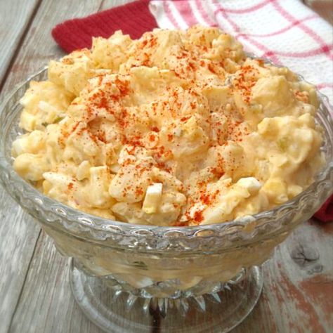 Gluten Free Potato Salad Recipe, Gluten Free Potato Salad, Amish Potato Salads, Deviled Egg Potato Salad, American Potato Salad, Homemade Potato Salads, Southern Potato Salad, Classic Potato Salad, Creamy Potato Salad