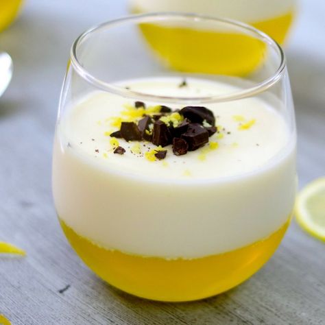 Lemon Panna Cotta Lemon Panna Cotta, Wassail Recipe, 2 Ingredient Recipes, Panna Cotta Recipe, Easy Apple Pie, Creamy Desserts, Lemon Desserts, Instapot Recipes, Dessert Cups