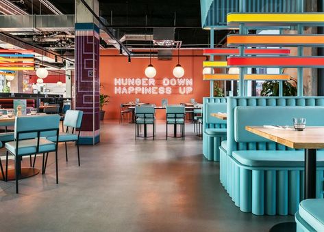 Eat & Drink: Work café, restaurants & bars - The Social Hub Acai Bowl Shop, It Office Design, Kids Color Palette, Royal Chicken, Student Hotels, Fancy Living Rooms, Hostel Design, Kids Restaurants, Work Cafe