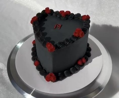 Black And Red Birthday Cake, Black And Red Birthday, Red Birthday Cake, Gothic Cake, 16 Candles, Red Birthday, Custom Birthday Cakes, 24th Birthday, 18th Birthday Party