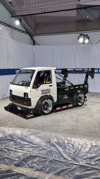 Larry Chen on Instagram: "First post from the 2023 @semashow! I don't know how @shawnb26 from @attackingtheclockracing does it every single time. This heavily modified time attack Kei truck is a thing of dreams. It's fully functional right now with a full @haltechecu, but his plans are to swap in a Hayabusa motor after SEMA. #attacktheclockracing #haltech #haltechecu #sema #semashow #sema2023 #sema23 #csfradiators #csfrace #radiumengineering #antigravitybatteries #googlepixel #teampixel" Larry Chen, Kei Truck, I Don't Know, A Thing, Right Now