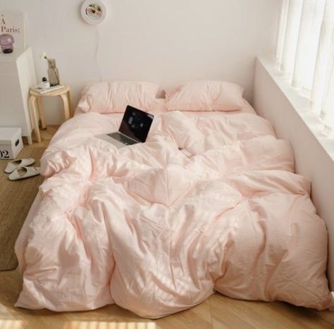 Pink Duvet Cover Full, Cute Pink Bedding, Pastel Bed Sheets, All Pink Bedroom, Minimalist Pink Bedroom, Soft Pink Room Aesthetic, Pink Minimalist Bedroom, Soft Pink Bedroom Ideas, Cute Pink Bedroom