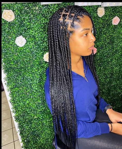 Medium Small Knotless Box Braids, Regular Box Braids Medium, Knotless Box Braids Medium Length, Regular Knotless Braids, Medium Individual Braids, Medium Knotless Box Braids Medium Length, Regular Box Braids, Individuals Braids, Box Braids Medium Length