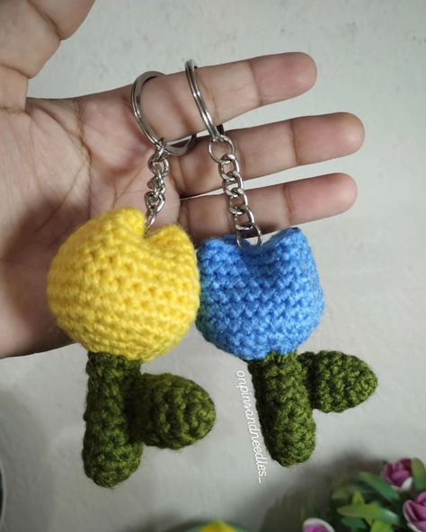 Crochet tulip keychain, handmade keychains, gift, handmade gift, crochet flower, Crochet Tulip Keychain, Tulip Keychain, Crochet Tulip, Handmade Keychains, Crochet Keychain, Tulips Flowers, Tulips, Crochet, Flowers