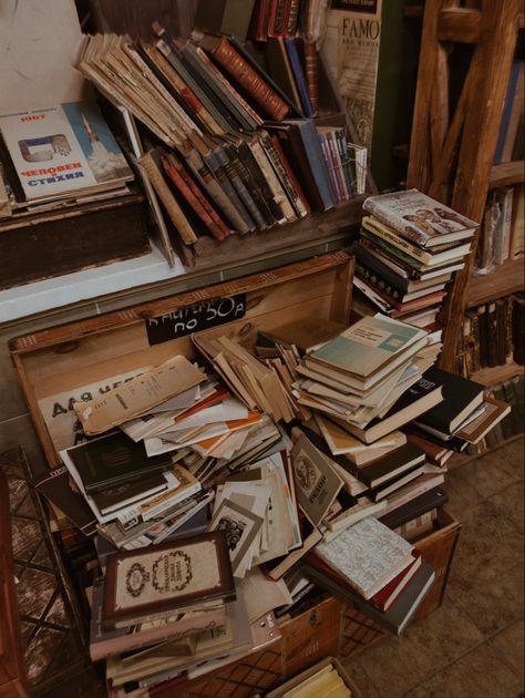 Books Everywhere Aesthetic, Literary Arts Aesthetic, Hanacore Aesthetics, Second Hand Bookstore Aesthetic, Cute Bookstore Aesthetic, Dark Academia Tik Tok, Agatha Core, 1940 Aesthetic, Academia Aesthetic Books