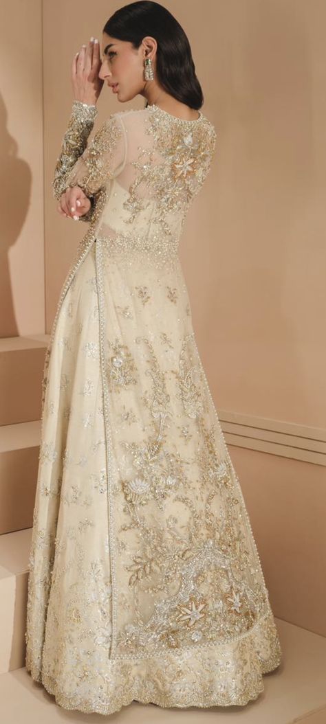 Desi Wedding Dresses, Lehenga Designs Simple, Latest Bridal Dresses, Pakistani Wedding Outfits, Pakistani Fancy Dresses, Pakistani Fashion Party Wear, Beautiful Pakistani Dresses, Bridal Dress Fashion, Simple Pakistani Dresses