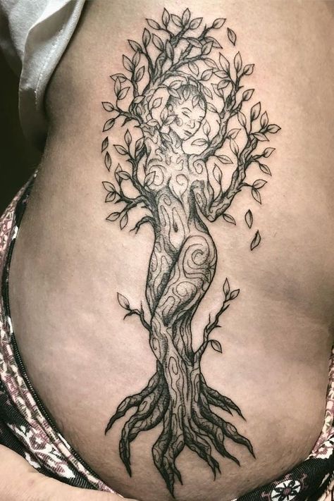 Woman Tree Tattoo, Botanisches Tattoo, Woman Tree, Earth Tattoo, Mother Nature Tattoos, Family Tree Tattoo, Tree Tattoos, Nature Tattoo, Tree Tattoo Designs