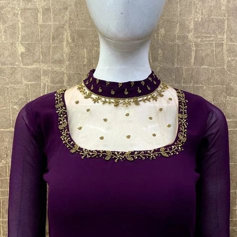 *❤️Jewel Neck Kurti* *❤️The V2 Couples Present* *❤️FABRIC* *PREMIUM GEORGETTE WITH CRAPE LINING* *❤️HEAVY BEADS AND MIRRORWORK all over neck and YOKE* *❤️Jewel NECK-LINE* *❤️Transparent* *❤️Button on back of neck* *❤️A-line Pattern* *❤️SIZES M,L,XL, XXL* *❤️RATE 7 1085/- +ship* Dm order to whatsup 8309874411 @hansicollections inbox folder #hansicolletions #banarasisaree #organzaasaree #kuppadam #uppadasarees #uppadasilk #uppadatissuesarees #weddinginspiration #bridelwear #f... Transparent Neck Designs For Kurti, Button Design For Kurti, V Neck Dress Jewelry, Simple Kurti, Aari Design, Hand Chain Jewelry, Couple Presents, Latest Dress Design, Simple Kurti Designs