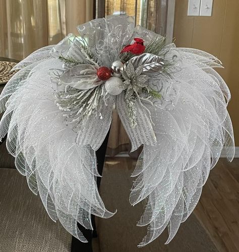 Angel wings decor