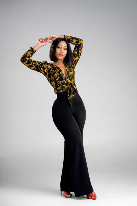 #KhosiNkosi Coprate Baddie, Female Studio Photoshoot, Buhle Samuels, Ladies Poses, Studio Photoshoot Poses, Khosi Nkosi, Ankara Couple Outfit, Zulu Traditional Attire, Female Headshots