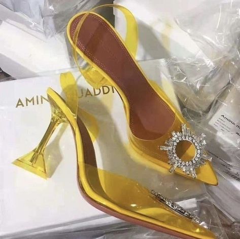 Yellow Shoes Outfit, Yellow High Heels, Glamourous Heels, Trendy High Heels, Heels Aesthetic, Dr Shoes, Cute Shoes Heels, Shoes Heels Classy, Yellow Heels