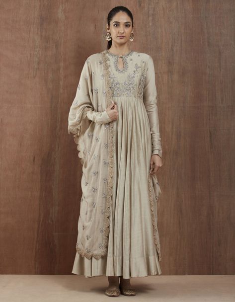 Beige Anarkali, Black Pakistani Dress, Designer Anarkali Dresses, Designer Anarkali Suits, Jayanti Reddy, Pakistani Dresses Online, Heavy Dresses, Embroidered Anarkali, Indian Bride Outfits