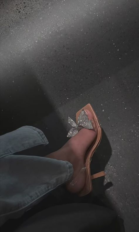 Jutiya For Women, Heels Snap, Aesthetic Heels, Heels Aesthetic, Trendy Heels, Fashion Shoes Heels, Cute Shoes Heels, Zara Heels, Shoes Heels Classy