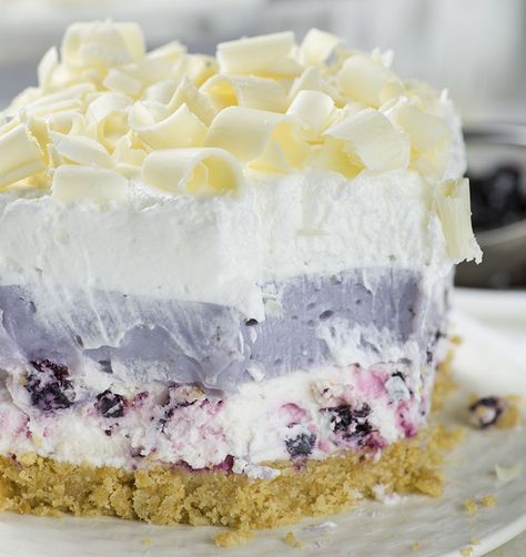 White Chocolate Blueberry Lasagna - Chocolate Dessert Recipes - OMG Chocolate Desserts White Chocolate Blueberry Lasagna Recipe, Lasagna Desserts, Blueberry Lasagna, White Chocolate Pudding, Chocolate Strawberry Cupcakes, Blueberry Pudding, Easy Summer Dessert Recipes, Chocolate Blueberry, Chocolate Lasagna