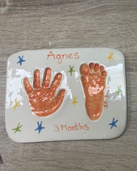 Clay Handprint, Baby Handprint, Baby Legs, Foot Print, Clay Baby, Baby Footprints, Play Ideas, Baby Hands, Ceramics Projects