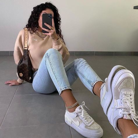 Womens Air Force 1 Outfit, Airforce 1 Outfit Women Casual, Styling Air Force 1 Women, Outfit With Air Force 1, Air Force Ones Outfit Woman, Af1 Outfit Women, Airforce 1 Outfit Women, Outfits With Air Forces, Air Force 1 Outfits