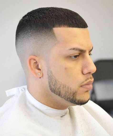 Skin Fade With Line Up Short Taper Haircut, Caesar Haircut, Military Cut, Tapered Haircut, Mens Fade, Cool Hairstyles For Men, Men Hairstyles, Bald Fade, Mens Haircuts Fade